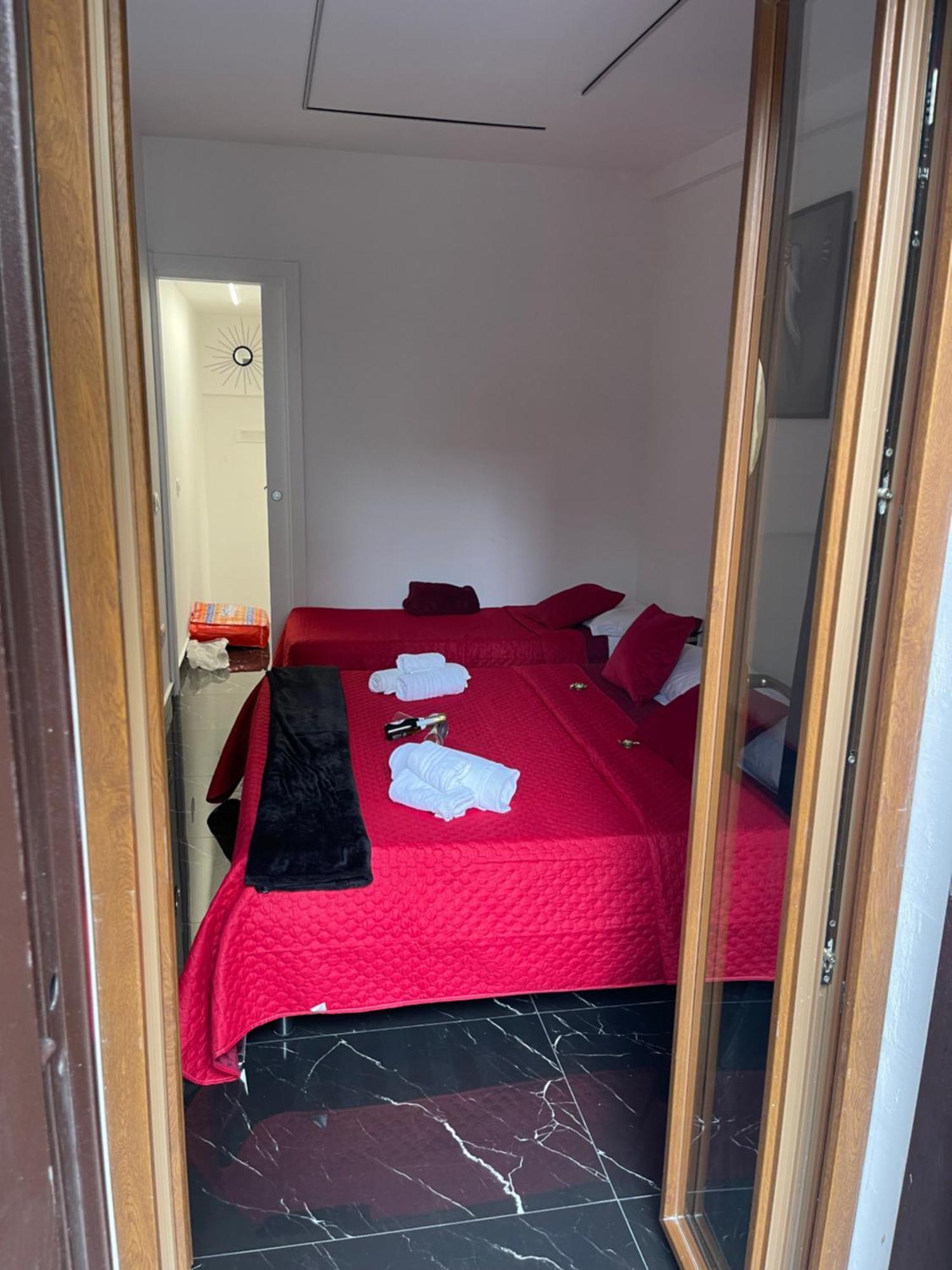 Lux House Naples Airport酒店 外观 照片