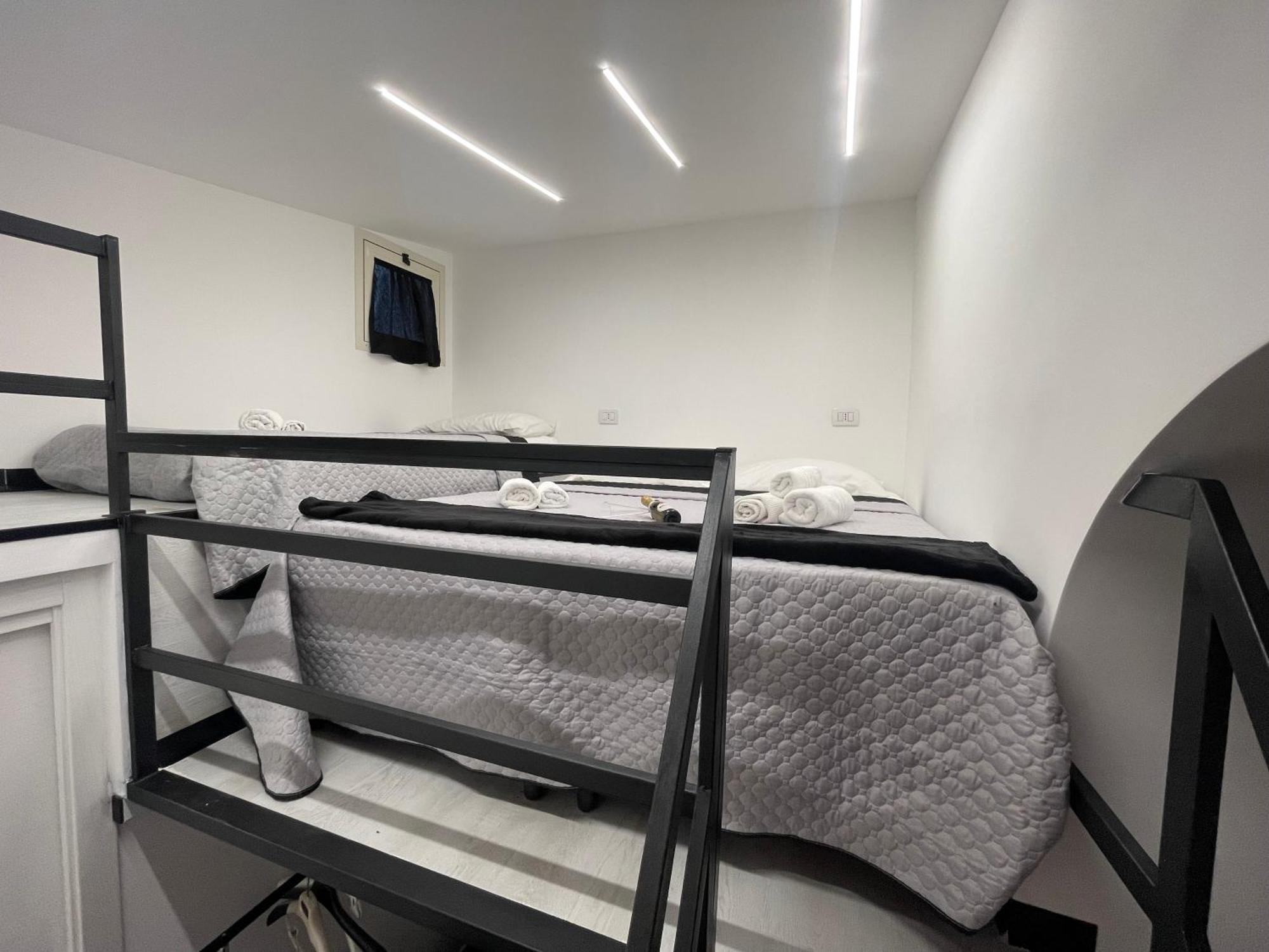 Lux House Naples Airport酒店 外观 照片