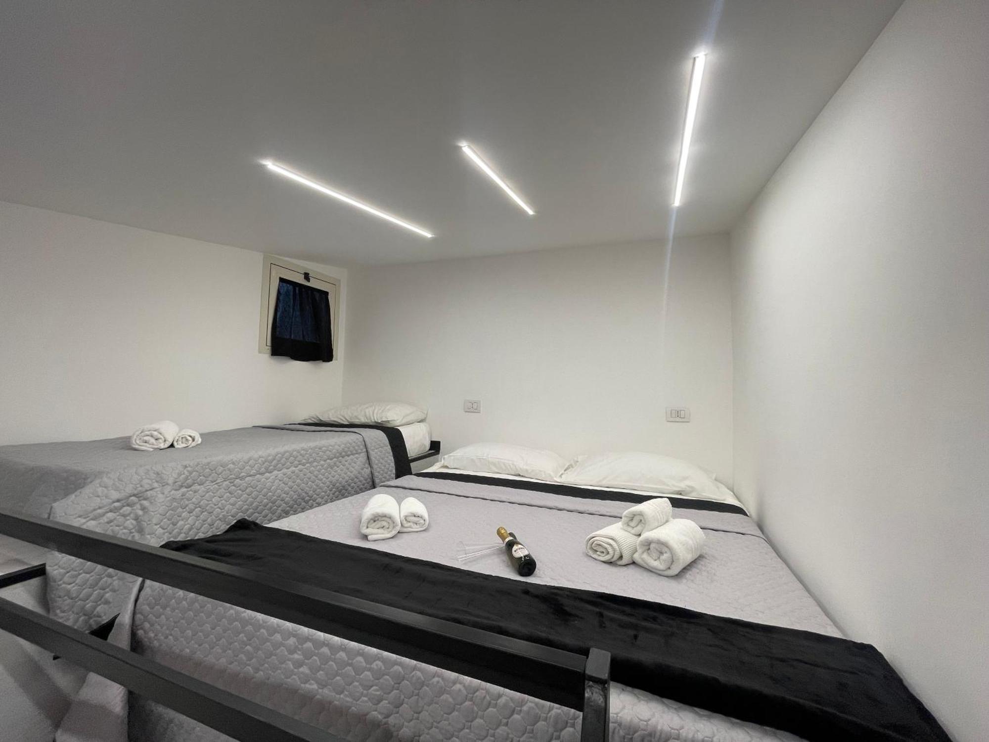 Lux House Naples Airport酒店 外观 照片