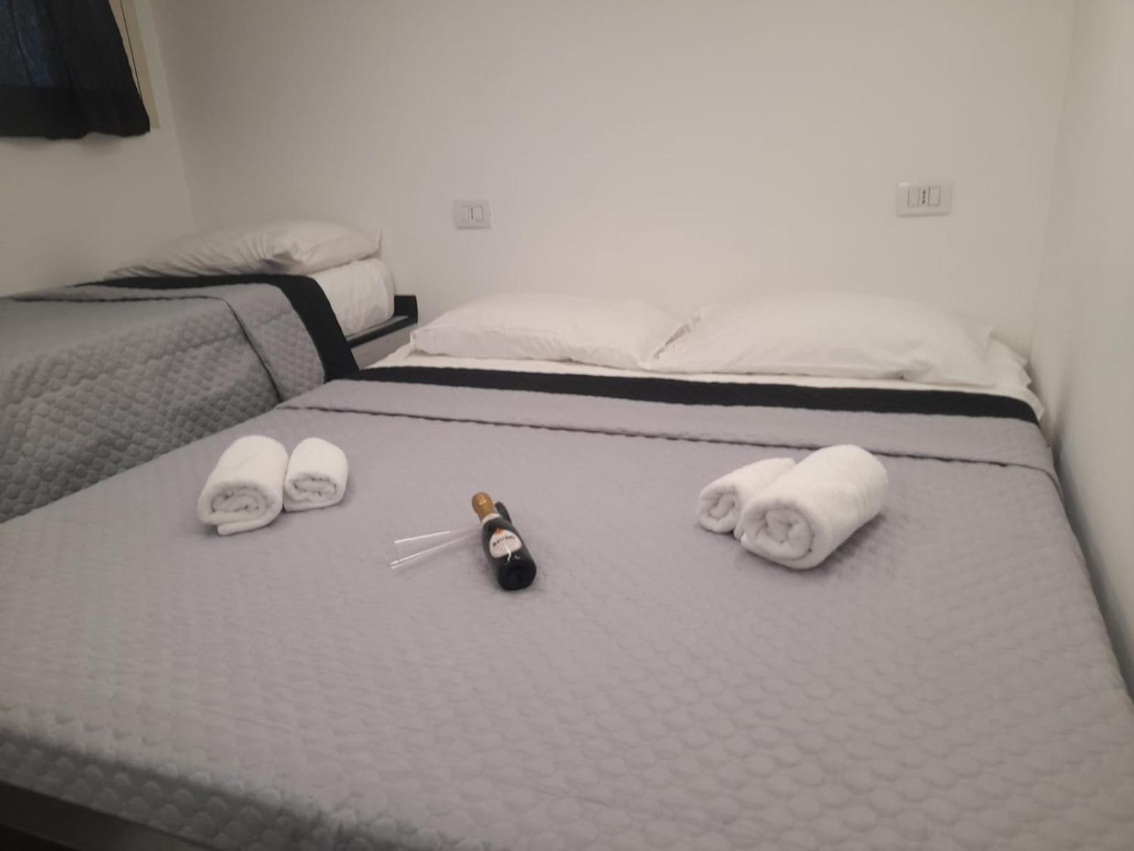 Lux House Naples Airport酒店 外观 照片